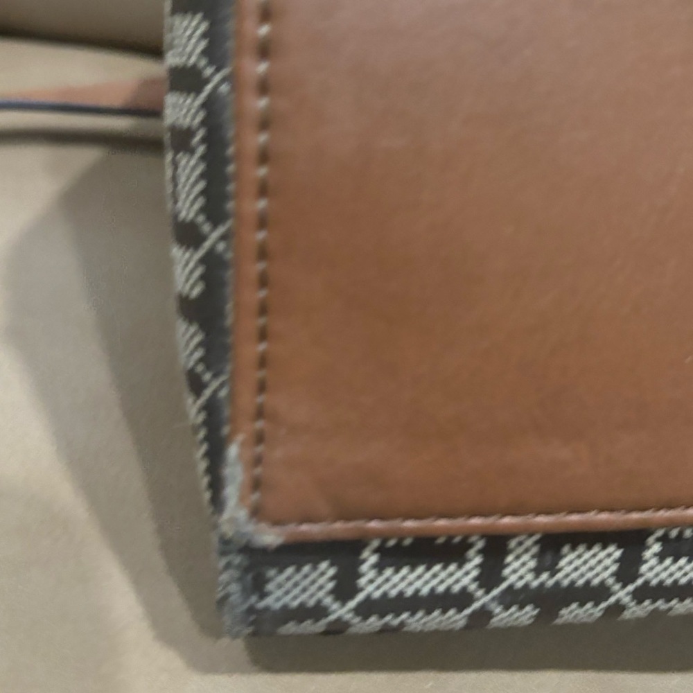 Tommy Hilfiger crossbody bag - Picture 9 of 9